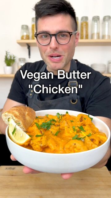 1,042 Likes, 16 Comments - Nico & Louise (@theplantbasedschool) on Instagram: "Vegan Butter "Chicken" (with tofu) GET RECIPE: https://theplantbasedschool.com/vegan-butter-chic..." Vegan Heavy Cream, Vegan Butter Chicken, Yogurt Marinade, Tofu Recipes Vegan, Tomato Puree, Firm Tofu, Creamy Tomato Sauce, Tasty Vegetarian Recipes, Naan Bread