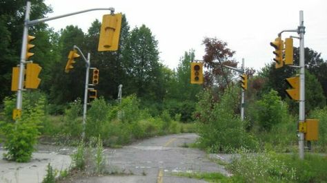 Abandoned Road, City Of Adelaide, Abandoned Warehouse, Abandoned Hotels, Abandoned Cities, Underwater City, Abandoned Ships, Traffic Lights, Land Of Oz