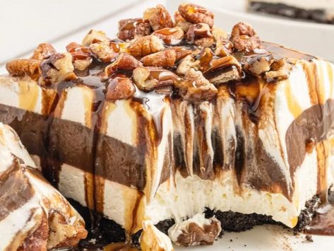 No Bake Turtle Lush – A Decadent Layered Dessert That’s Perfect for Every Occasion - NewsBreak Turtle Lush, Turtle Dessert, Lush Recipes, Layered Dessert, Pumpkin Custard, Caramel Drizzle, Oatmeal Cookies Chewy, Butter Toffee, Layered Desserts