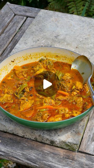 Stew Chicken Recipe Jamaican, Pollo Guisado Recipe, Jamaican Chicken, Sofrito Recipe, Jamaican Curry Chicken, Jamaican Curry, Great Chicken Recipes, Homemade Chicken Soup, Best Curry