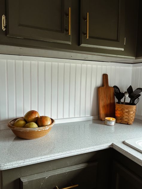 Trim For Beadboard Backsplash, Beadboard Wallpaper Backsplash, Tile And Beadboard Backsplash, Paneling For Backsplash, Black Rv Cabinets, Diy Beadboard Backsplash, Panel Backsplash Kitchen, Kitchen With Beadboard Backsplash, Camper Backsplash Ideas