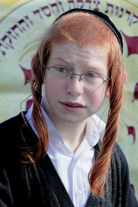 Googled "Ginger Jews". Was not disappointed. Jewish Boy, Natural Ginger, Piskel Art, Jewish Heritage, Jewish Men, Jewish Culture, Jewish History, Boys With Curly Hair, Kids Hair Cuts