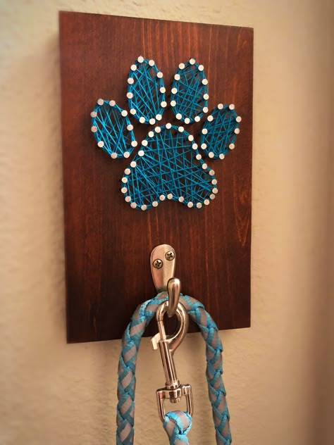 Diy Dog Decor, Dog String Art, Wood String Art, Dog Themed Crafts, String Art Ideas, Dog Gift Ideas, Nail String, String Art Templates, String Wall Art