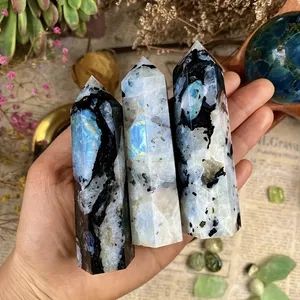 Crystal Wands, Crystal Vibes, Stone Ornaments, Crystal Aesthetic, Pretty Rocks, Cool Rocks, Crystal Healing Stones, Minerals And Gemstones, Rocks And Gems