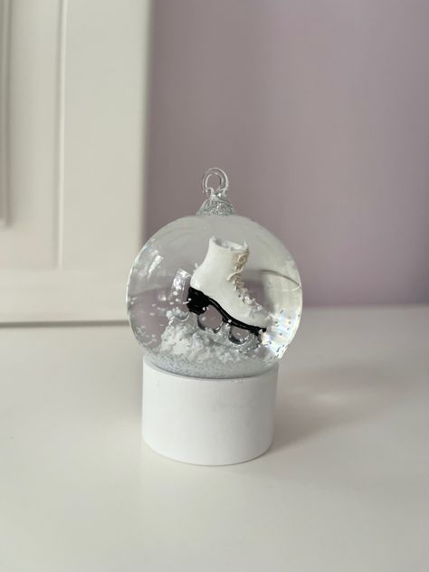 Snow Globe Aesthetic, Globe Aesthetic, Xmas Aesthetic, December 2023, Snow Globe, Ice Skating, Figure Skating, Skating, Snow Globes