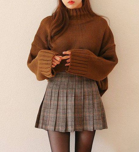 Pola Kardigan, Dark Academia Outfits, Teens Movies, Fashion Dark, Academia Outfits, Dark Academia Fashion, Academia Fashion, Casual Outfits For Teens, Clothes Casual