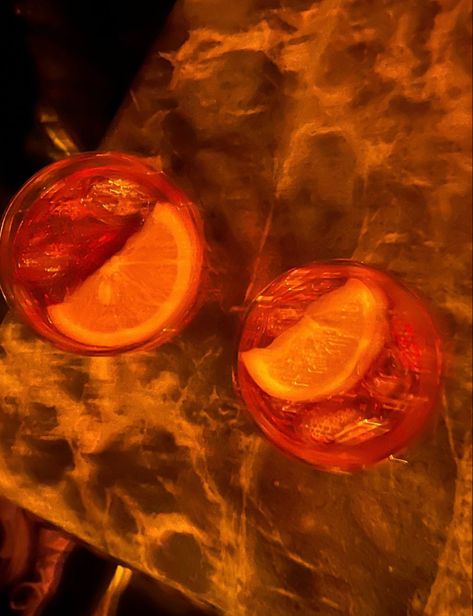 aperol spritz at a bar hamburg marble table aesthetic night out cocktails and wine aperitif Aperitif Aesthetic, Amaretto Sour Aesthetic, Aesthetic Backgrounds Horizontal, Night Out Drinks, Spritz Aesthetic, Aperol Spritz Aesthetic, Aperitivo Hour, June Inspiration, Spritz Aperol