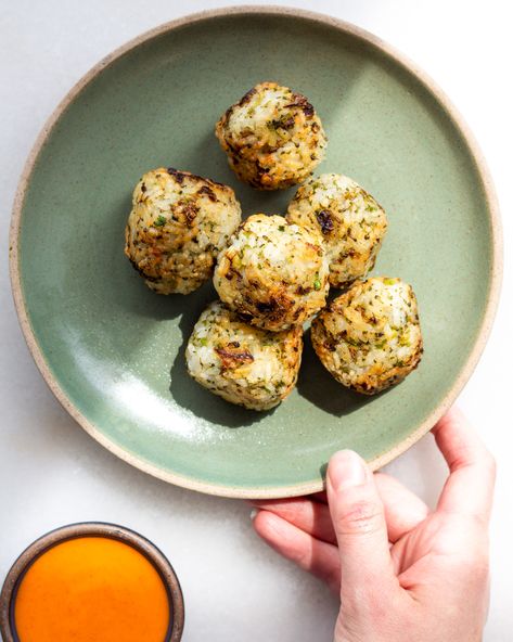 Yes, these broccoli and herb rice balls were designed as a way to use leftover and yes, they don’t necessarily constitute a full meal – but also YES, they are crispy, delicious, and really, really easy. So I felt like... Read More The post Broccoli & Herb Rice Balls appeared first on Justine Doiron. Justine Snacks, Justine Doiron, Herb Rice, Ms Diet, Zucchini Banana, Cinnamon Roll Muffins, Zucchini Banana Bread, Toddler Recipes, Light Meals