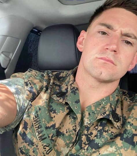 Tyler Thomas, Video Call With Boyfriend Screen Photo, Army Women, Document Sign, Scammer Pictures, New Photo Download