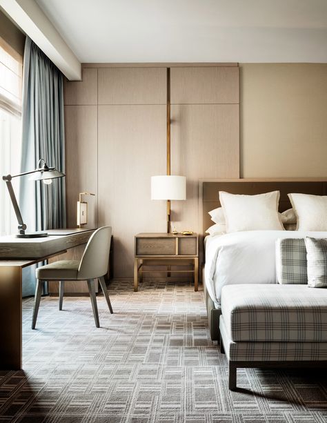 Design firm Yabu Pushelberg has completed the interiors for the Four Seasons hotel in Downtown Manhattan, using soft colours in the guest rooms. Dining Designs, Hotel Room Interior, Ideas Habitaciones, Yabu Pushelberg, Simple Bedroom Design, Hotel Room Design, Hotel Interior Design, Hotel Interiors, Modern Hotel