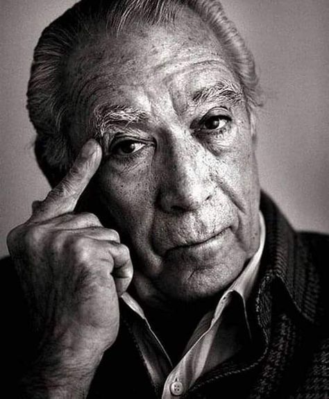 Photo Star, Anthony Quinn, Hollywood Men, Hollywood Icons, Actrices Hollywood, Celebrity Portraits, Black And White Portraits, Male Portrait, Interesting Faces