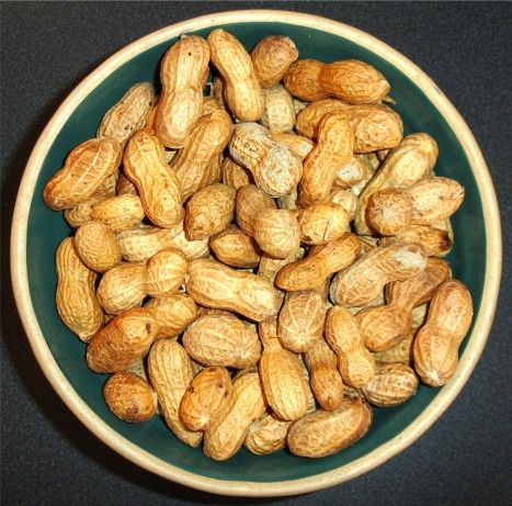 Peanuts 101! This is a basic recipe for roasting peanuts gleaned from Chef2Chef. You may use as many peanuts as you want, the method is the same, just keep it one layer deep. The computer wont let me list one ingredient, so I have added salt. You may use or not. Roasted Peanuts Recipe, Boiled Peanuts, Raw Peanuts, Peanut Recipes, Southern Food, Cooking Basics, Roasted Peanuts, Roast Recipes, Basic Recipes