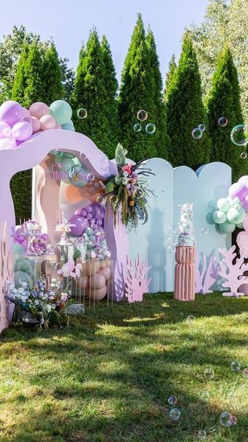 Stephany | PAPER + FRINGE ™️ on Instagram: "🐚Under The Sea 🪸 • Balloons | @paperandfringe Event Stylist + Design | @creativetouchby_johanny Photogrpahy| @ag.illustration • #underthesea #undertheseaparty #balloons #balloondecor #paperandfringe #reels #reelsofinstagram #viral #explore" Under The Sea Mermaid Party, Paper Fringe, Party Rental Ideas, Carnival Birthday Party Theme, Rental Ideas, Groovy Birthday, Event Stylist, Sea Mermaid, Party Crafts