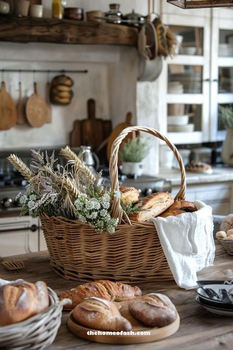 French Chateau Interiors Kitchen, French Chateau Interiors, French Country Kitchen Ideas, Country Kitchen Accessories, Country Kitchen Ideas, Chateaux Interiors, Country Vibes, Cooking Photos, Country Kitchens