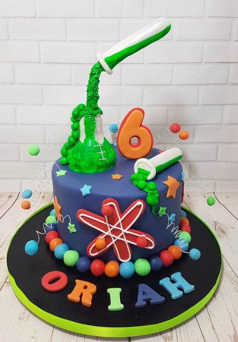 Science Birthday Cake, Science Cake, Science Birthday Party Ideas, Scientist Birthday Party, Mad Scientist Birthday, Scientist Birthday, Mad Scientist Party, 15th Birthday Cakes, Science Birthday