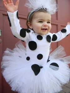 Dalmation Halloween Costume, Dalmations Costume, Diy Dalmatian Costume, Baby Dalmatian Costume, Dalmation Costume, Dalmatian Halloween, Costume Family, Dalmatian Costume, 101 Dalmations