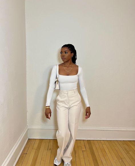 Cream Formal Pants Outfit, Cream Bodysuit Outfit, Beige Bodysuit Outfit, Nude Pants Outfit, Minimal Spring Outfit, White Bodysuit Outfit, Teaching Fits, Cream Pants Outfit, Beige Pants Outfit