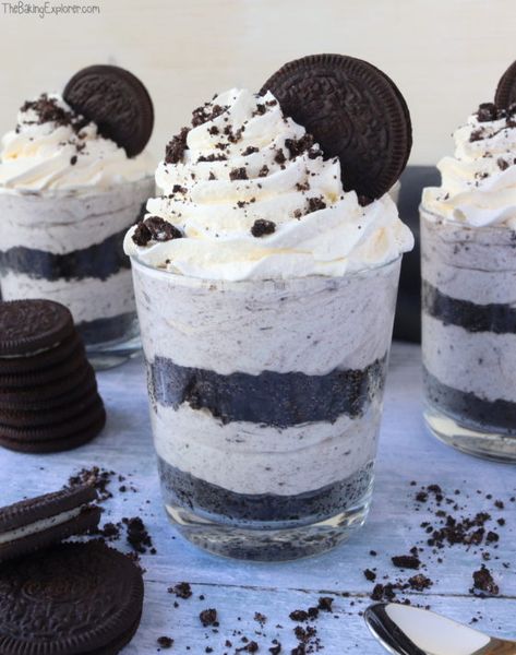 Oreo Dessert Pots - The Baking Explorer Oreo Dessert Easy, No Bake Oreo Dessert, Dessert Pots, Cups Recipes, Oreo Desserts, Dessert Oreo, Dessert Cups Recipes, Dessert Mini, Oreo Biscuits