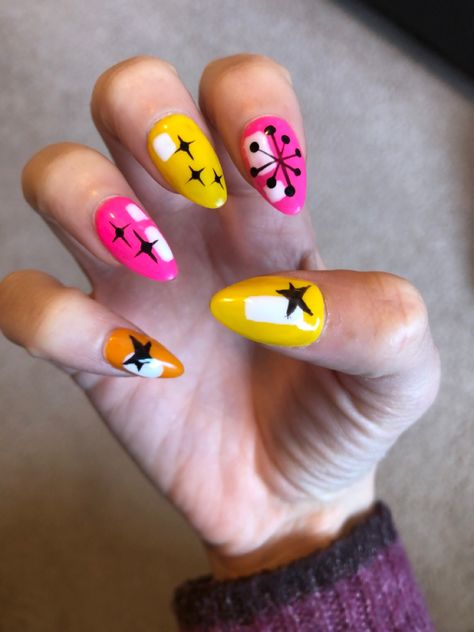 Palm Springs Nails, DIY nails, press on nails, mid-century modern nails Atomic Nail Art, Mid Century Nail Art, Mid Century Modern Nail Art, Palm Springs Nails Ideas, Mid Century Modern Nails, Mid Century Nails, Palm Springs Nails, Weekend In Palm Springs, Vibe Nails