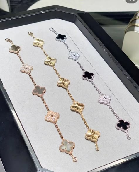 Which one you like more? Van Cleef Necklace And Bracelet, Van Cleef Wedding Jewelry, Luxury Jewelry Van Cleef, Van Cleef Silver Earrings, Cleef And Arpels Jewelry, Van Cleef High Jewelry, خواتم خطوبة, Clover Bracelet, Cute Bracelet