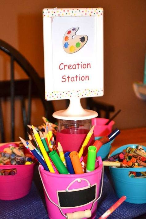 Arts & Crafts Arts & Craft Party Party Ideas | Photo 6 of 23 | Catch My Party Art Party Projects, Craft Station Party, Art Birthday Party Ideas Decorations, Art Party Signs, Art Themed Birthday Party Ideas Crafts, Art Party Centerpiece Ideas, Art Themed Birthday Party Ideas Food, Art Party Food, Crafts Station