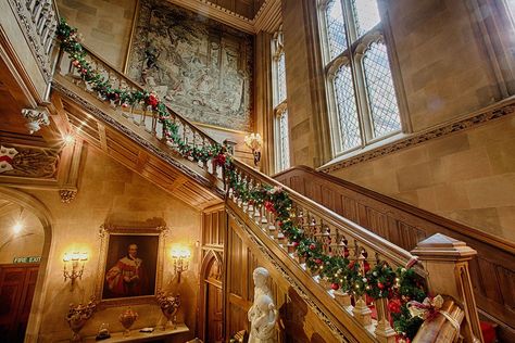 You Can Have Christmas Dinner In A Castle Like An Actual Queen This WinterDelish Highclere Castle Christmas, Highclere Castle Interior, Castle Christmas, Highclere Castle, Christmas Experiences, Dark Christmas, Stately Homes, Castles Interior, House Deck