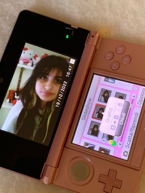 3ds Pictures, Pink Hello Kitty Aesthetic, Nintendo 3ds Aesthetic, 3ds Aesthetic, Pink 3ds, Aesthetic Plushies, Selfie Y2k, Nintendo Aesthetic, Ds Nintendo