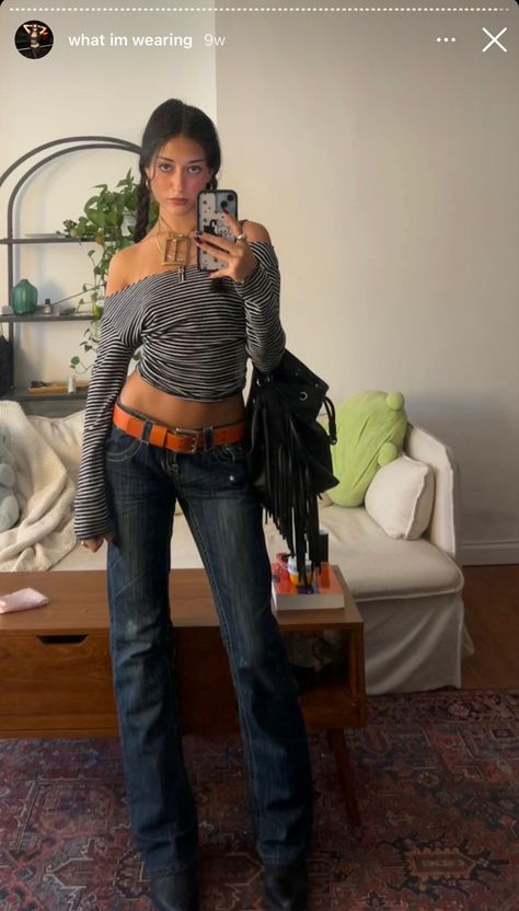 Low Rise Jeans Outfit Aesthetic, Low Rise Jeans Outfit 2000s, Low Rise Jeans Outfit, 2000s Outfit, Outfits 2000s, Jeans Outfit, Mode Inspo, Low Rise Jeans, Mode Inspiration