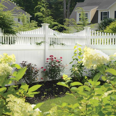 Residential Privacy Fence & Gate Installation | Peerless Fence Dog Fence Ideas Backyards, White Wood Fence, Fence Planning, Wood Privacy Fence, Pvc Fence, Fence Installation, Charleston Style, White Fence, Lattice Fence