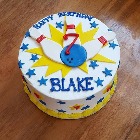 Bowling birthday cake by curtis-c-cakes Bowling Themed Cake, Bowling Themed Birthday Cake, Bowling Cakes For Boys, Bowling Theme Cake, Bowling Cake Ideas, Bowling Party Cake, Cake Bowling, Bowling Cupcakes, Bowling Cakes