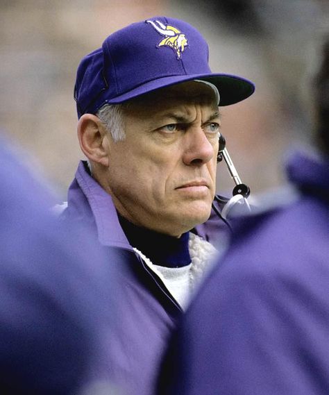 Bud Grant Minnesota Vikings 1967-1983 and 1985. He also played for the Eagles in the early 50's. Coached in four super bowls and one my all-time favorites. 158-96-5. Vikings Cheerleaders, Nfl Vikings, Minnesota Vikings Football, Vikings Fan, Vikings Football, Best Football Team, Football Hall Of Fame, Sports Coach, Football Memes