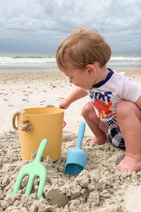 Are you going to the beach with a toddler? Visiting the beach with young kids is the best way to spend time during the Summer. The beach provides a wonderful way for you and your family to bond, experience something new, and learn about the ocean. While the beach provides many amazing opportunities for people of all ages, it can be challenging to go to the beach with kids, especially young kids. Here are some simple tips that you use if you plan to take your children to the beach this summer. Kids Beach Toys, Lake Toys, Beach & Sand Toys, Plastic Beach, The Beach People, Pool Bag, Sustainable Toys, Kids Sand, Sand Play