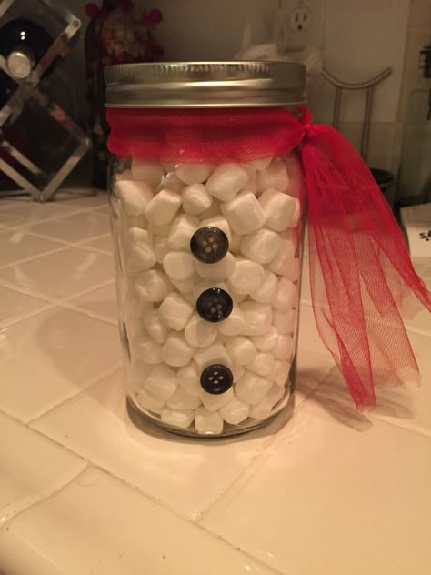 This one would be cute to go with a reindeer of cocoa. Guess How Many Christmas Game, Christmas Guess How Many In A Jar, Fall Guessing Jar Ideas, Guess How Many In A Jar Christmas, Guessing Games Jar, Christmas Guessing Games Jar, Christmas Guessing Games, Jar Guessing Game Ideas, Guessing Jar Ideas