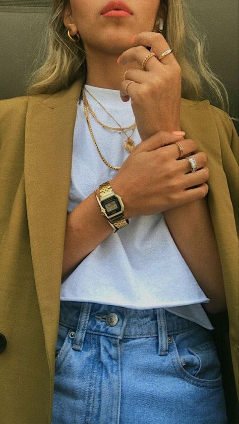 How To Style Casio Vintage Watch, Casio Watch Gold Women, Retro Casio Watch, Casio Vintage Watch Woman Gold, Gold Casio Watch Woman, Office Jewellery For Women, Casio Watch Women Outfit, Casio Gold Watch Woman, Casio Watch Outfit