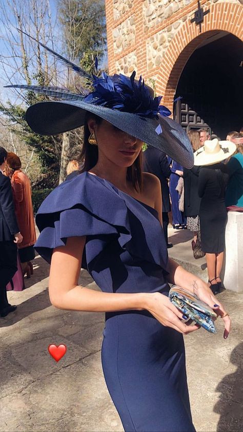 Ascot Outfits, Kentucky Derby Outfit, Kentucky Derby Fashion, Navy Blue Prom Dress, Derby Attire, Navy Blue Prom, Race Day Fashion, Race Outfit, Derby Fashion