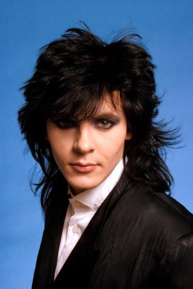 Photo of Nick RHODES and DURAN DURAN Nick Rhodes posed studio Suave Men, Roger Taylor Duran Duran, Five Guys Burgers, Five Guy Burgers, 80s Icons, Andy Taylor, New Wave Music, 80s Celebrities, Nick Rhodes