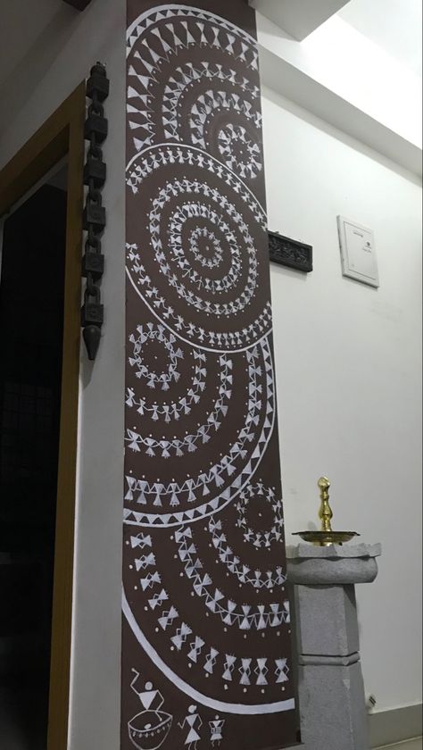 Very simple but yet catching warli painting m Warli Art For Wall Painting, Varali Painting On Wall, Warli Art Frames, Warli Paintings On Wall, Worli Painting On Wall, Varli Painting Art On Wall, Warli Art Paintings On Wall, Warli Painting On Wall, Worli Painting Designs