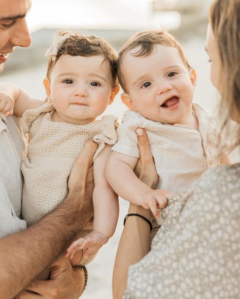 I’ve been capturing a lot of ✨ double trouble ✨ this past month!! Look at these sweet twins 💕 And not to mention the perfectly selected outfits!! ✨ My first Topsail session this season was, as always, picture perfect with the most amazing sunset. Looking forward to spending much more time around here this summer! 🌅 #oakislandfamilyphotographer #oakisland #wilmingtonncphotographer #wilmingtonnc #wrightsvillebeach #wrightsville #ncphotographer #topsailncphotographer #topsailphotographer #casw... Family Photo Poses With Twins, Fall Family Photos With Twins, Family With Twins Photography, Twin 6 Month Photoshoot, Twin Babies Photoshoot Ideas, Family Photo Fall Ideas, Twin 1 Year Photoshoot, Family Of 4 With Baby Photography, Family Photoshoot With Twins