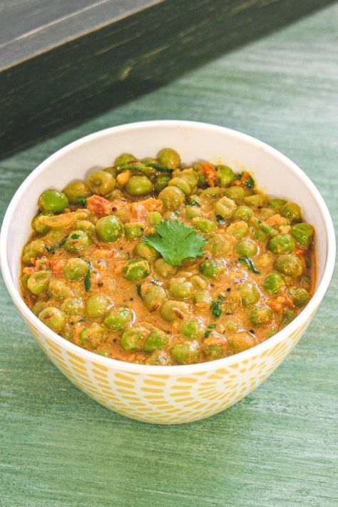 Green Peas Recipes, Jain Recipes, Freeze Greens, Vegetarian Chili, Pea Recipes, Healthy Sides, Spice Recipes, Frozen Peas, Healthy Side Dishes