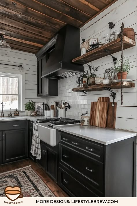 Modern Rustic Farmhouse Interior, Black Rustic Farmhouse, Black Western Kitchen, Industrial Farmhouse Decor Ideas, White Black And Wood Kitchen, Nursery Ideas Farmhouse, Dark Farmhouse Decor, Western Kitchen Ideas, Dark Farmhouse Kitchen