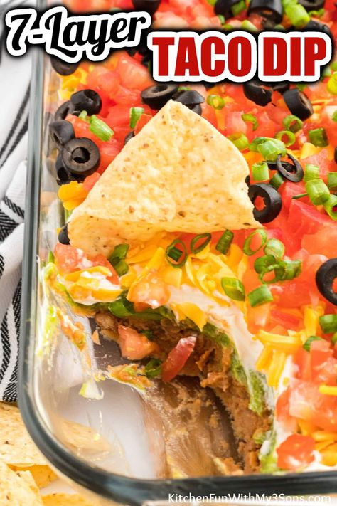 With just 8 ingredients, this 7 Layer Dip is the perfect party appetizer, featuring all of your favorite TexMex flavors. Ready in 10 minutes! Dip With Ground Beef, Taco Salad Dip, Creamy Beans, 7 Layer Taco Dip, Salad Dip, Layered Dip, Mexican Dip, Crunchy Vegetables, Layered Bean Dip