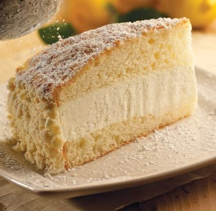 This copy cat Olive Garden recipe is even better than the original. Rich and creamy, it will have your mouth watering and satisfy your craving for something sweet! Olive Garden Lemon Cream Cake Recipe, Lemon Cream Cake Recipe, Olive Garden Lemon Cream Cake, Lemon Cream Cake, Dessert Thermomix, Cream Cake Recipe, Olive Garden Recipes, Resipi Kek, 34th Birthday