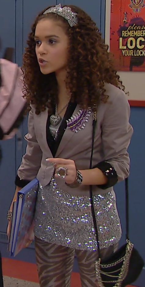 Gina Porter High School Musical Aesthetic, Madison Pettis, Bailee Madison, Trendy Fashion Outfits, Disney Theme Parks, House Room, Boy Fashion, Future House, Trendy Fashion