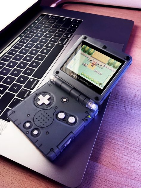 Custom reshell of GBA Advance SP (spray painted interior). Gba Sp Custom, Custom Gameboy, Retro Games Room, Video Game Devices, Modded Gameboy Advance, Gameboy Advance Sp, Nintendo Gameboy Advance Sp, Custom Consoles, Gaming Tech