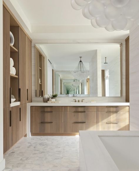 Modern Shaker Kitchen, Polo Club, Bath Remodel, Luxury Bathroom, Bathroom Inspiration, Design Furniture, Bathroom Interior Design, Luxury Interior, Bathroom Interior