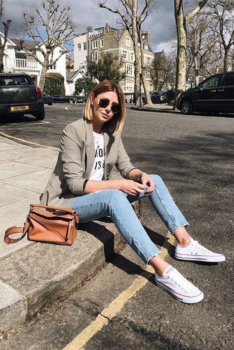 OUTFITS CON CONVERSE BLANCOS PARA VERNOS ARREGLADAS Spring Fashion Chic, Casual Chic Spring, Cooler Style, Best Casual Outfits, Outfits With Converse, Elegante Casual, Cat Eyes, Mode Inspo, Work Outfits Women