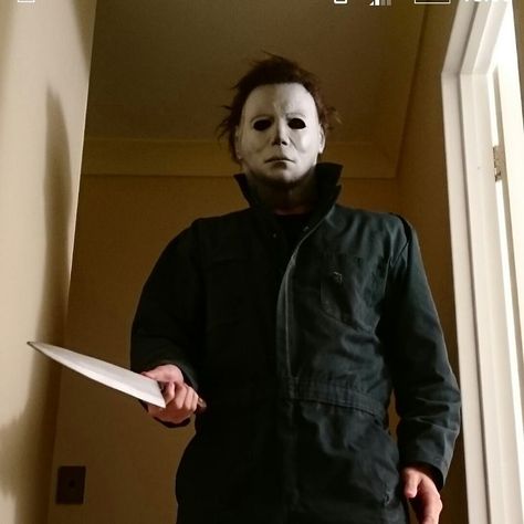 Halloween Movie 1978, Michael Myers Movies, Michael Meyers Halloween, Michael Myers Art, Michael Myers And Jason, Halloween Franchise, Michael Meyer, Horror Aesthetic, Scary Films