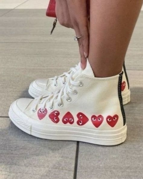 Dr Shoes, Trendy Shoes Sneakers, Cute Sneakers, Fresh Shoes, Hype Shoes, Shoe Inspo, Aesthetic Shoes, Swag Shoes, Pretty Shoes