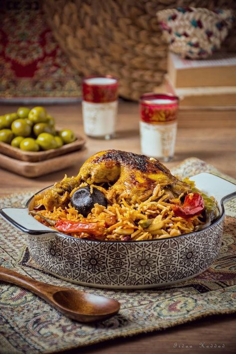 Saudi Arabia Traditional Food, Saudi Food Photography, Kebuli Rice Photography, Arabic Food Photography Styling, Arab Food Photography, Middle East Food Photography, Middle Eastern Food Photography, Rice Photography Food Styling, Turkish Food Photography