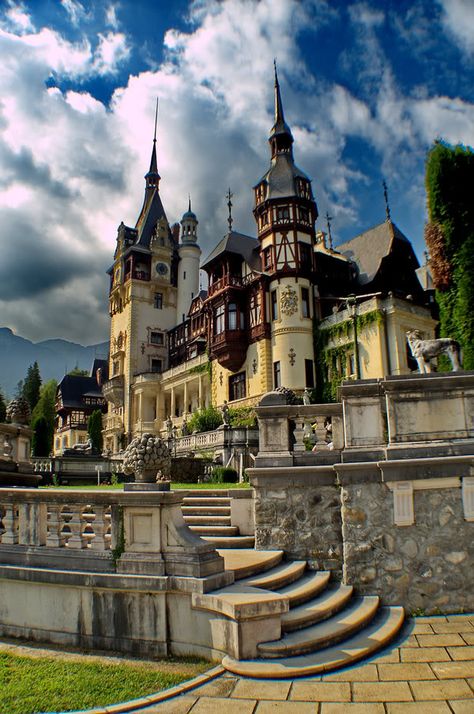 A little reminiscent of the Winchester Mystery House, but with more pointy bits and less crazy. - Peles Castle - Romania Peles Castle Romania, Castle Romania, Peles Castle, Real Estat, Castle In The Sky, Voyage Europe, Brasov, Beautiful Castles, Beautiful Architecture